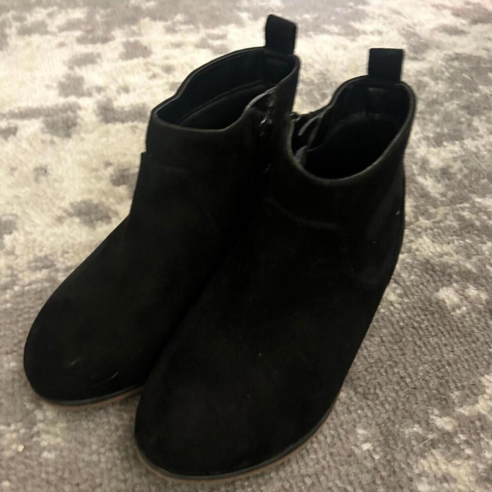 Cat & Jack Black Fupoia Ankle Boots Size 10